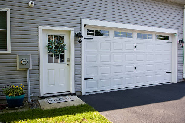 24/7 Emergency Garage Door Roller Replacement experts in Oak Leaf, TX